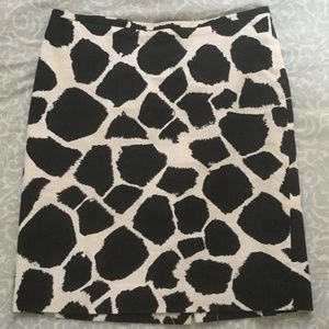 Loft b&w graphic skirt women's 6 petite